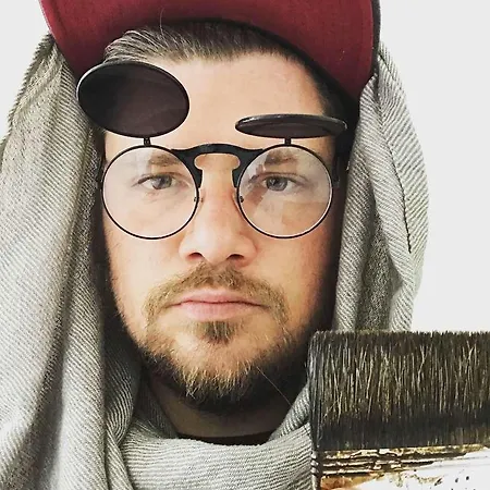 - The Niu, Dairy ホテル