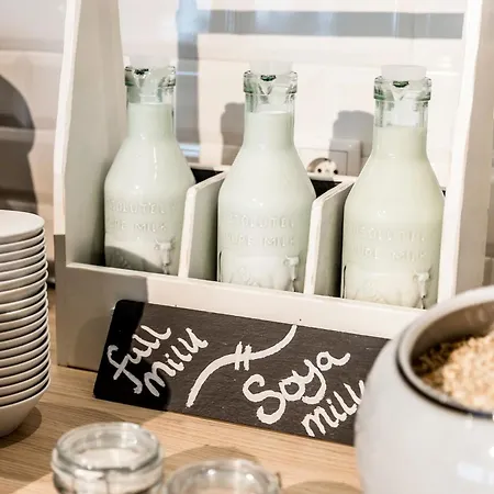 - The Niu, Dairy ホテル