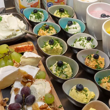 - The Niu, Dairy ホテル ハーレム