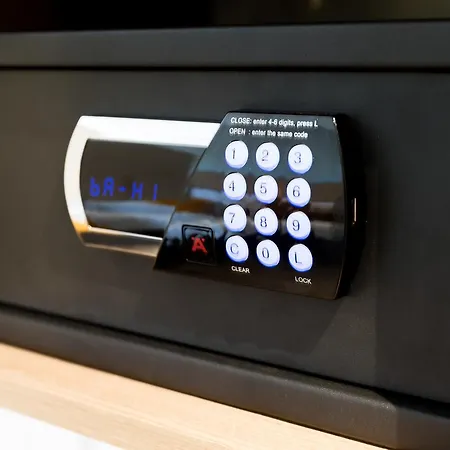 - The Niu, Dairy Hotel Haarlem