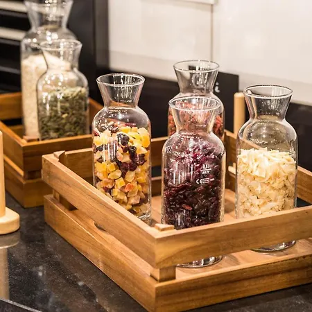- The Niu, Dairy Hotel Haarlem