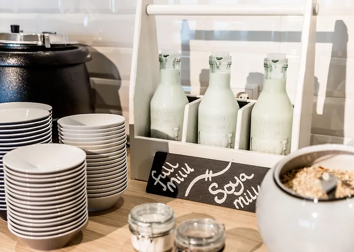 - The Niu, Dairy ホテル ハーレム