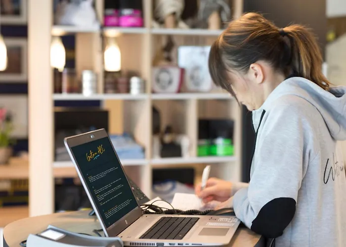 - The Niu, Dairy ホテル